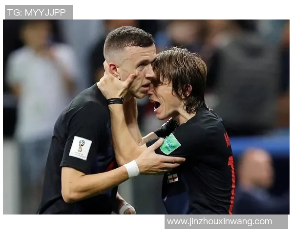 耸肩足球明星的背后故事与荣耀时刻揭秘