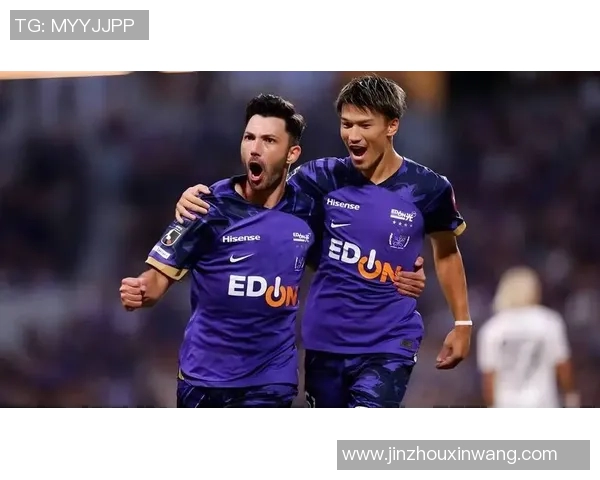 不死鸟与黄蜂的巅峰对决谁能在赛场上展翅高飞勇夺胜利