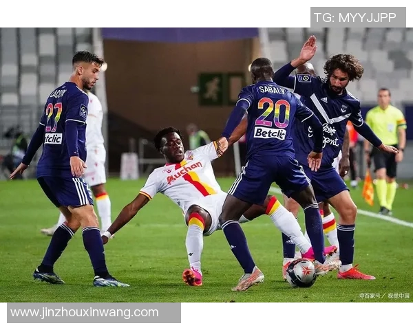 兰斯主场迎战蒙彼利埃双方争夺关键积分的精彩对决即将上演 兰斯主场迎战蒙彼利埃双方争夺关键积分的精彩对决即将上演